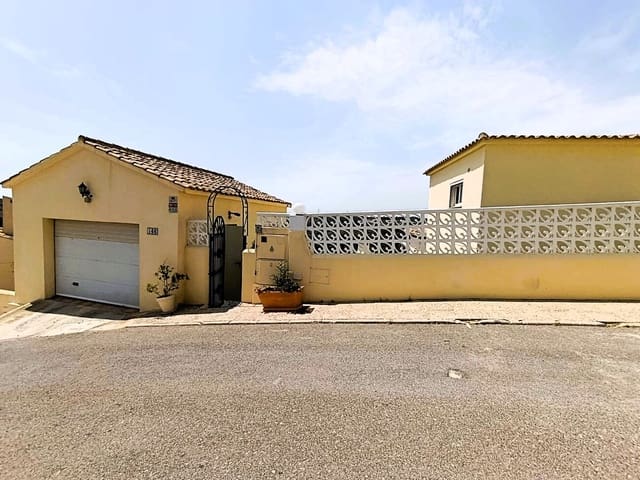 4 makuuhuone Huvila myytävänä paikassa Dehesa de Campoamor, Orihuela mukana uima-altaan 
autotalli - 635 000 € (Ref: 10071800)
