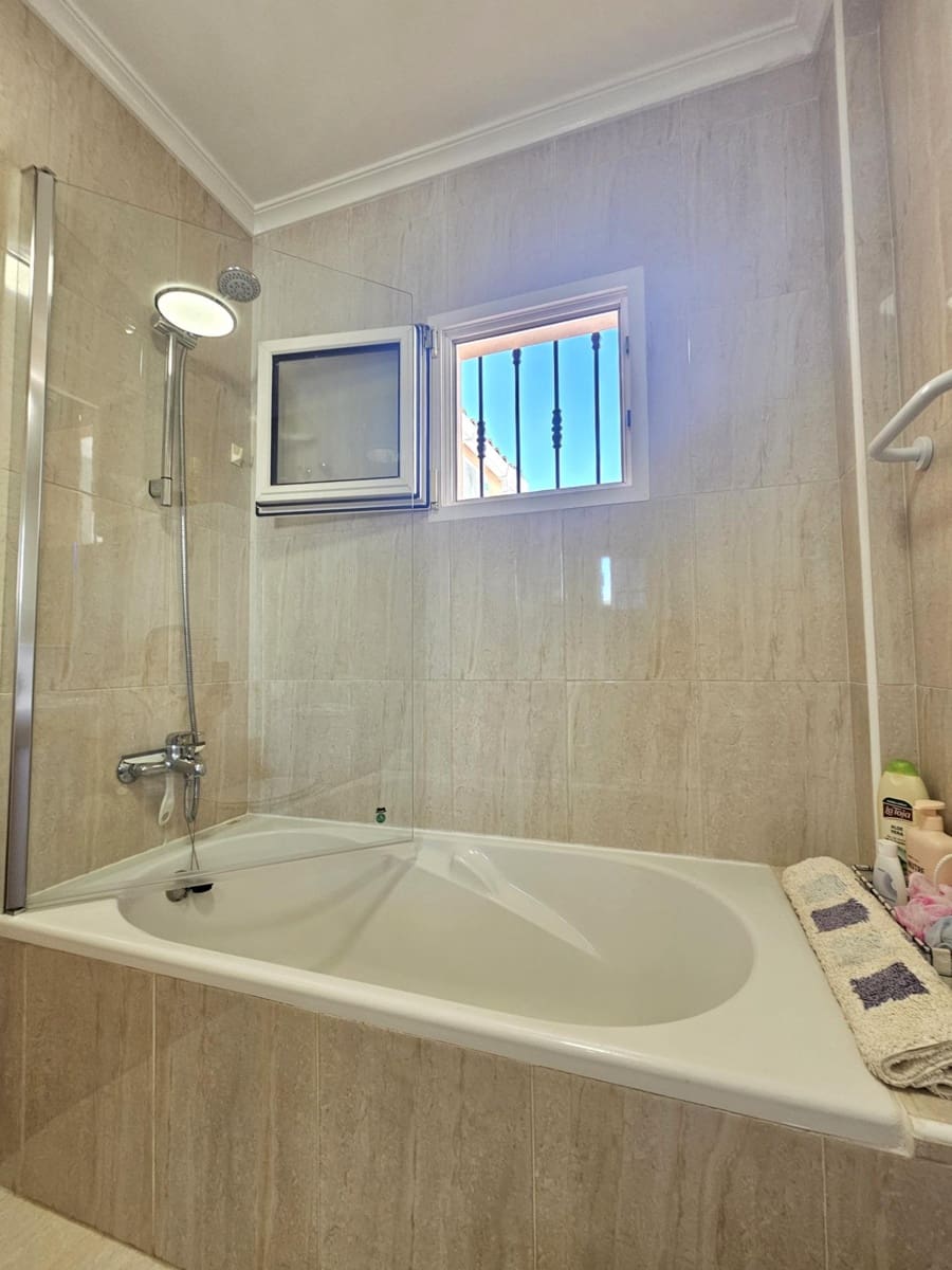 3 Zimmer Haus zu verkaufen in Pilar de la Horadada mit Garage - 239.000 € (Ref: 10085272)