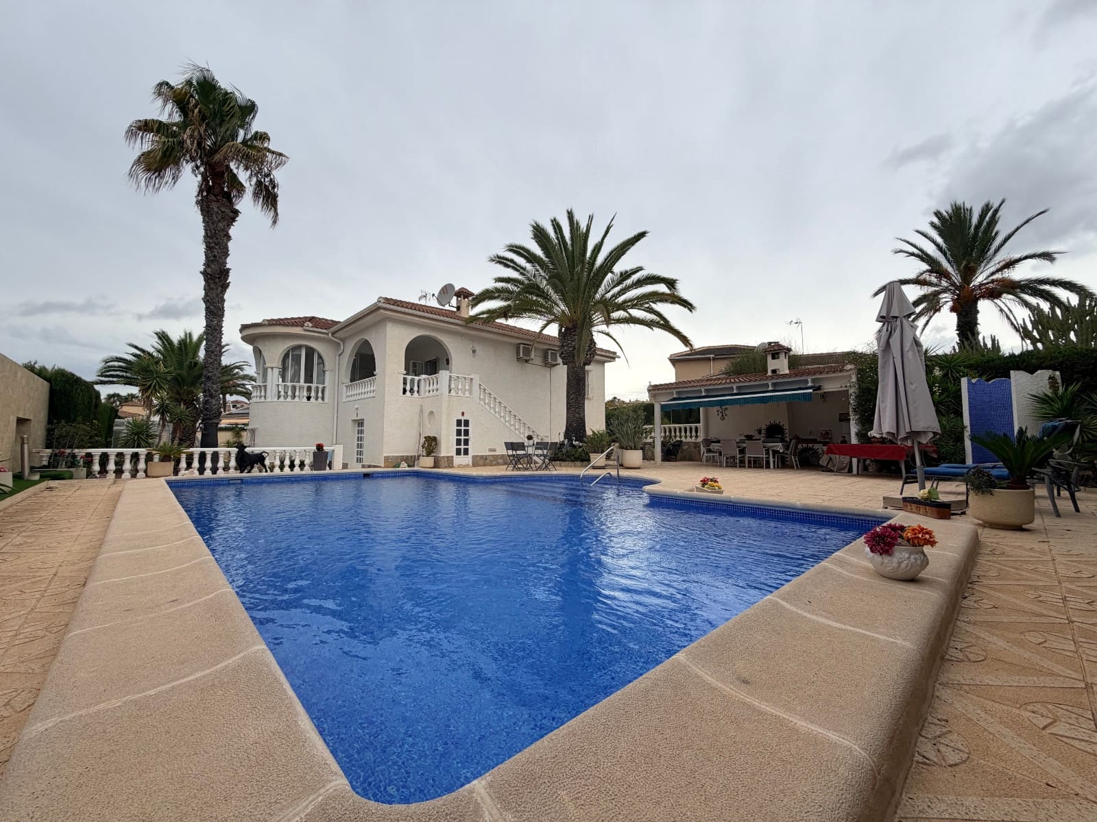 5 sypialnia Willa na sprzedaż w Ciudad Quesada z basenem garażem - 770 000 € (Ref: 10088630)