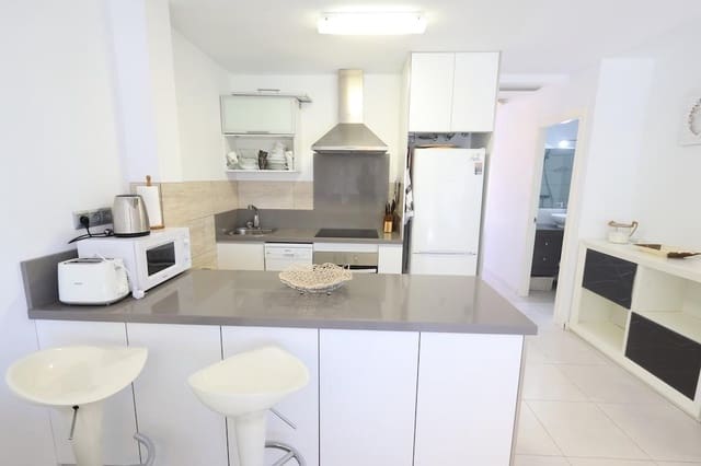 Apartamento de 2 habitaciones en Dehesa de Campoamor, Orihuela en venta con piscina garaje - 235.000 € (Ref: 10088632)