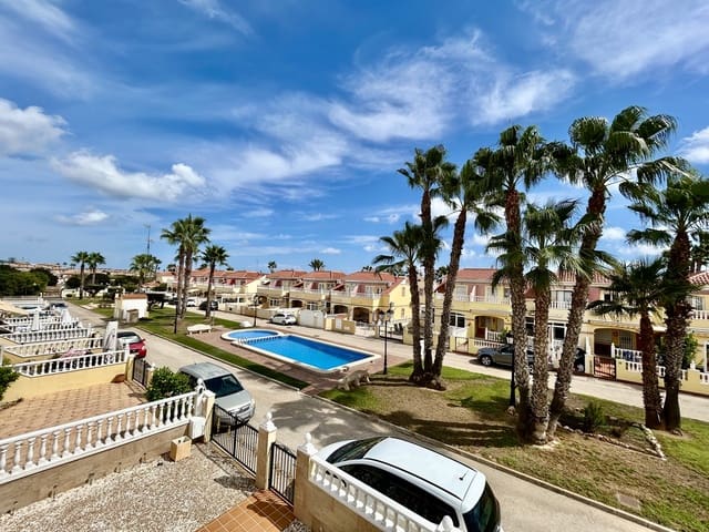 Casa de 3 habitaciones en Cabo Roig, Orihuela en venta con piscina garaje - 220.000 € (Ref: 10090056)