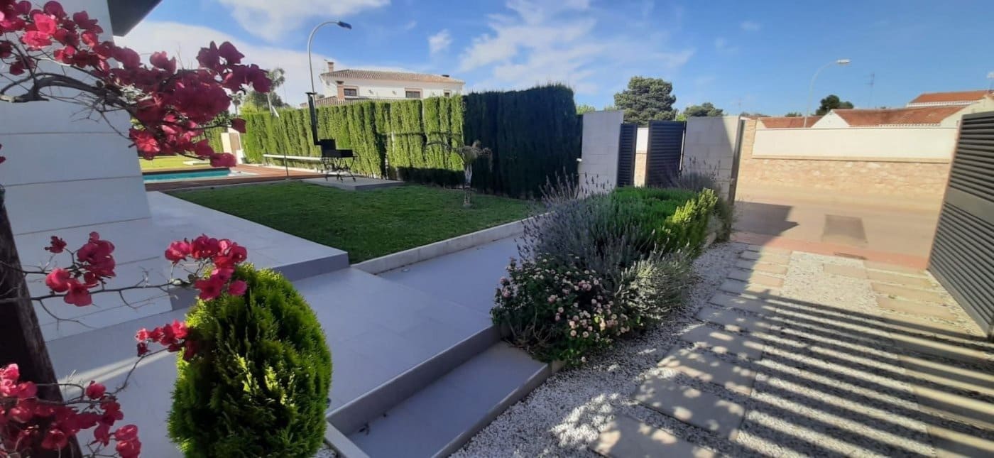Chalet de 4 habitaciones en La Ribera en venta con piscina - 1.990.000 € (Ref: 10090985)