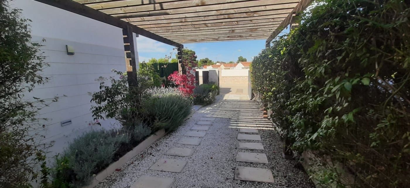 Chalet de 4 habitaciones en La Ribera en venta con piscina - 1.990.000 € (Ref: 10090985)