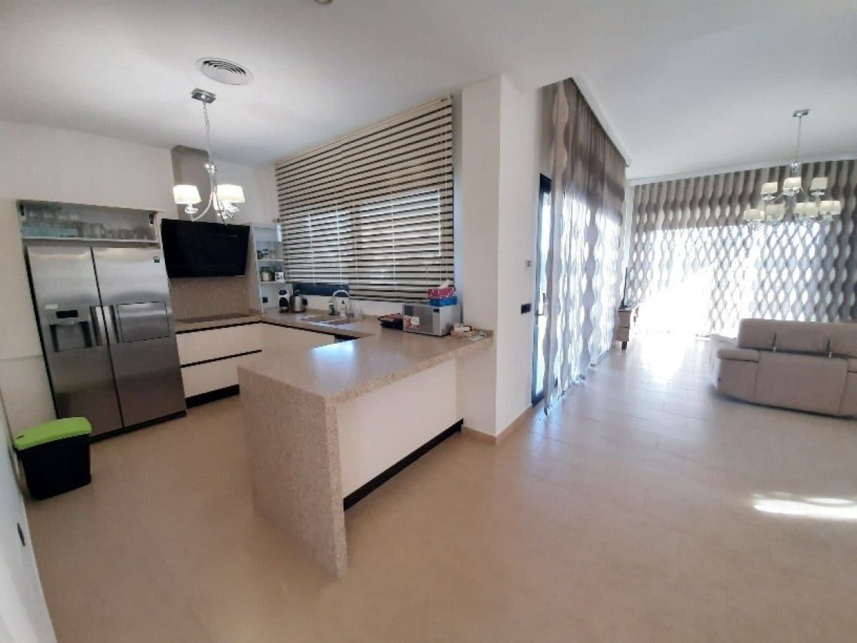 Chalet de 4 habitaciones en La Ribera en venta con piscina - 1.990.000 € (Ref: 10090985)