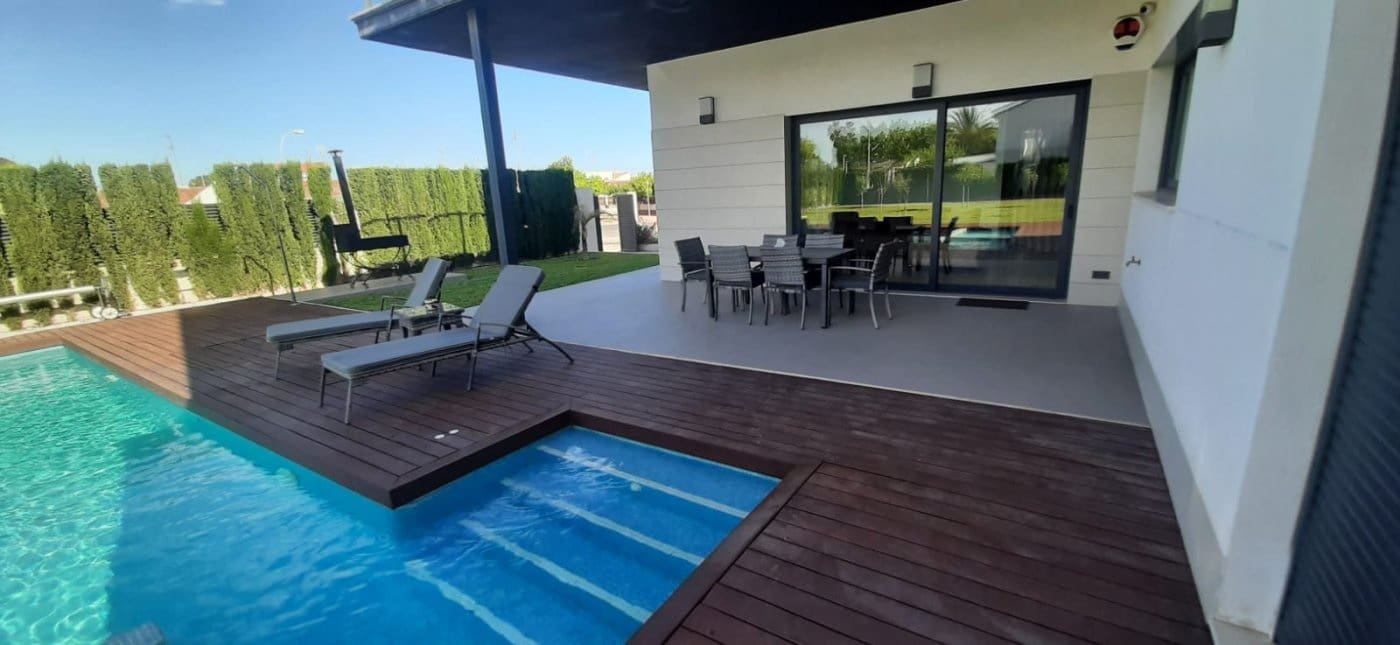 Chalet de 4 habitaciones en La Ribera en venta con piscina - 1.990.000 € (Ref: 10090985)