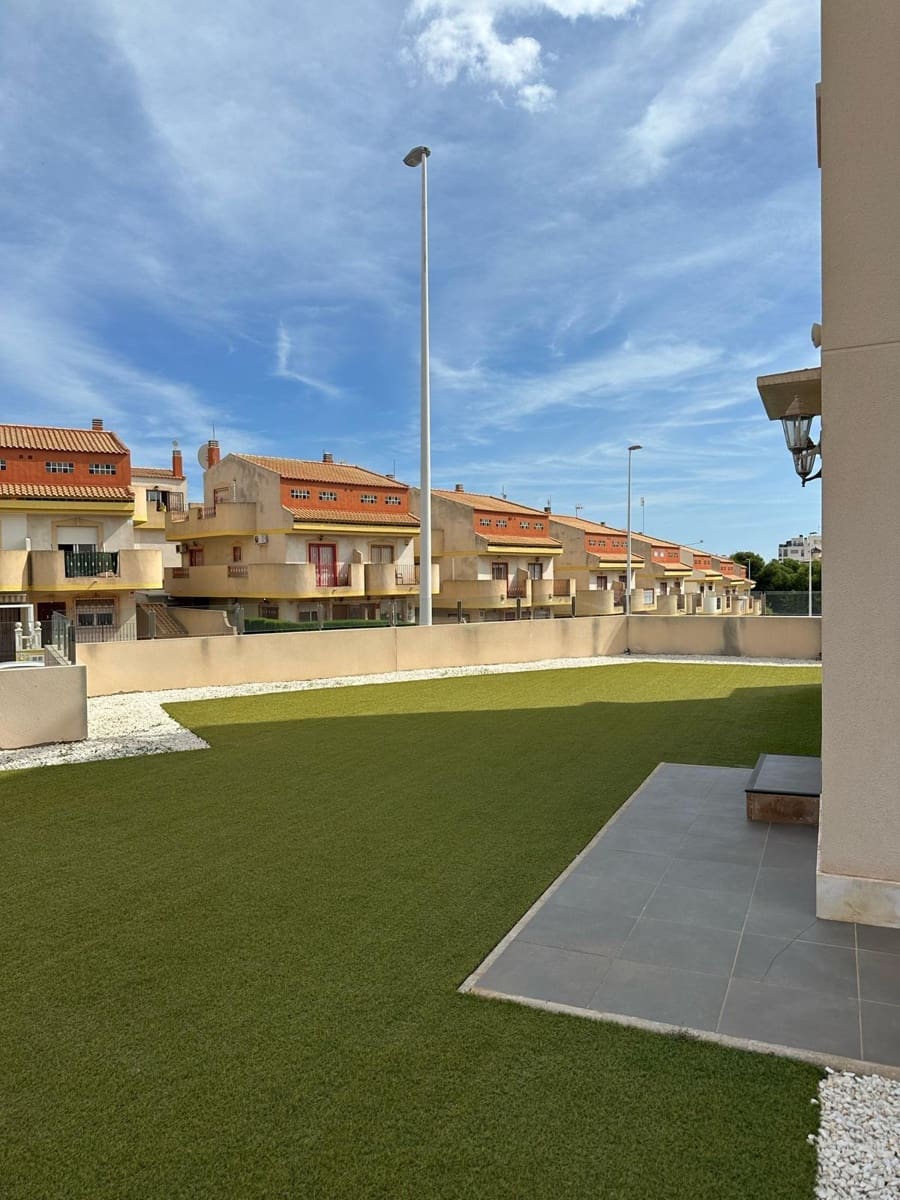 2 bedroom Bungalow for sale in Orihuela Costa with pool garage - € 299,000 (Ref: 10093972)