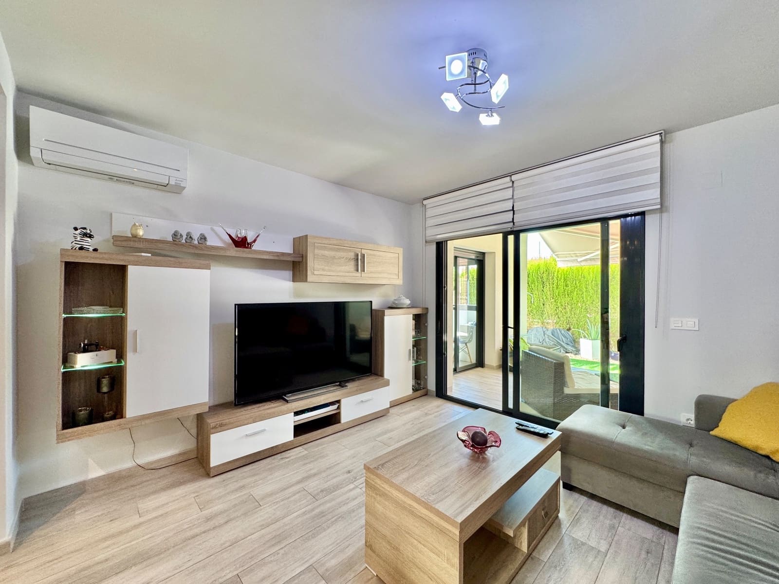 2 bedroom Apartment for sale in Villamartin with pool - € 220,000 (Ref: 10110431)