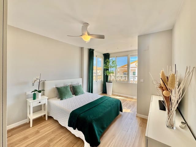 3 chambre Maison de Ville à vendre à Lomas de Cabo Roig - Los Dolses, Orihuela avec piscine - 268 800 € (Ref: 10110432)