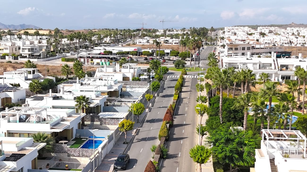 3 bedroom Villa for sale in Orihuela Costa with pool garage - € 375,000 (Ref: 10118517)