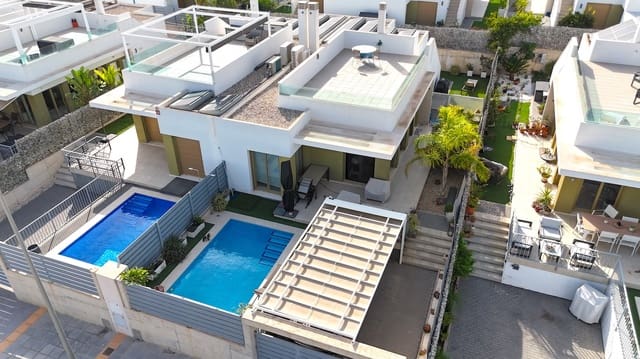 3 soverom Villa til salgs i Orihuela Costa, Orihuela med svømmebasseng garasje - € 375 000 (Ref: 10118517)