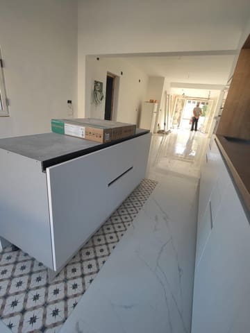 4 soveværelse Byhus til salg i San Miguel de Salinas med swimmingpool - € 315.000 (Ref: 10132963)