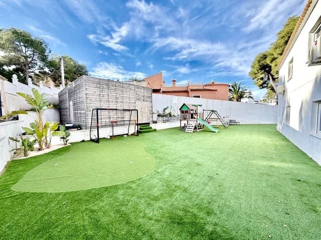 6 sovrum Villa till salu i Villamartin, Orihuela med pool - 695 000 € (Ref: 10141483)