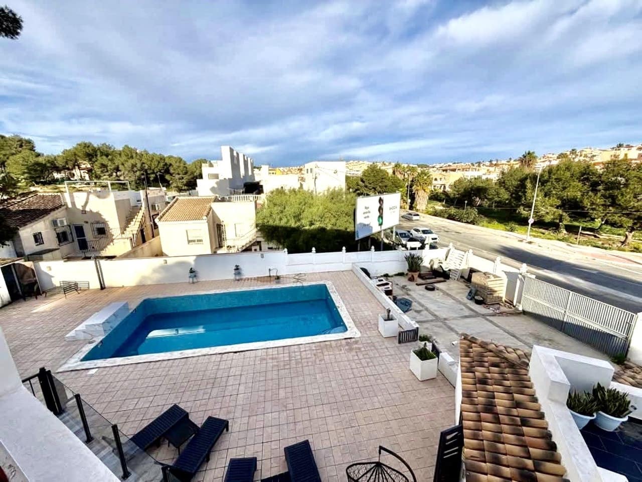 6 sovrum Villa till salu i Villamartin med pool - 695 000 € (Ref: 10141483)