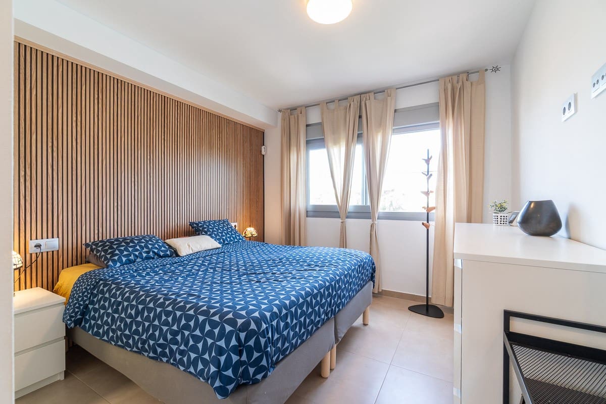 2 sypialnia Bungalow na sprzedaż w Orihuela Costa z basenem garażem - 240 000 € (Ref: 10145381)