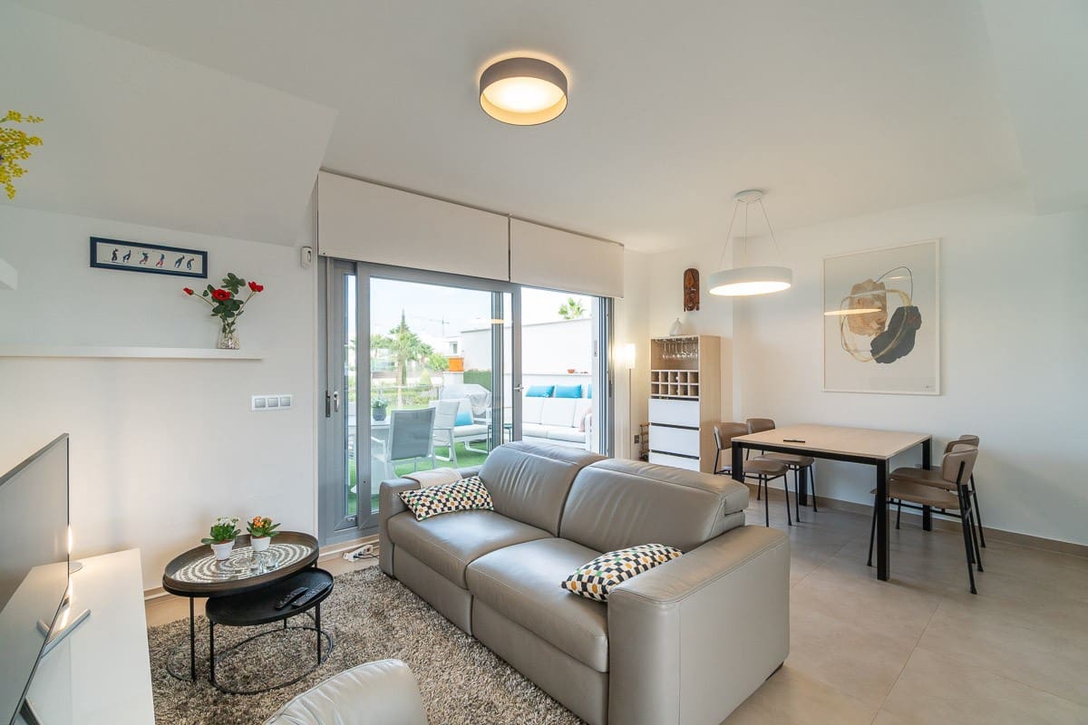 2 sypialnia Bungalow na sprzedaż w Orihuela Costa z basenem garażem - 240 000 € (Ref: 10145381)