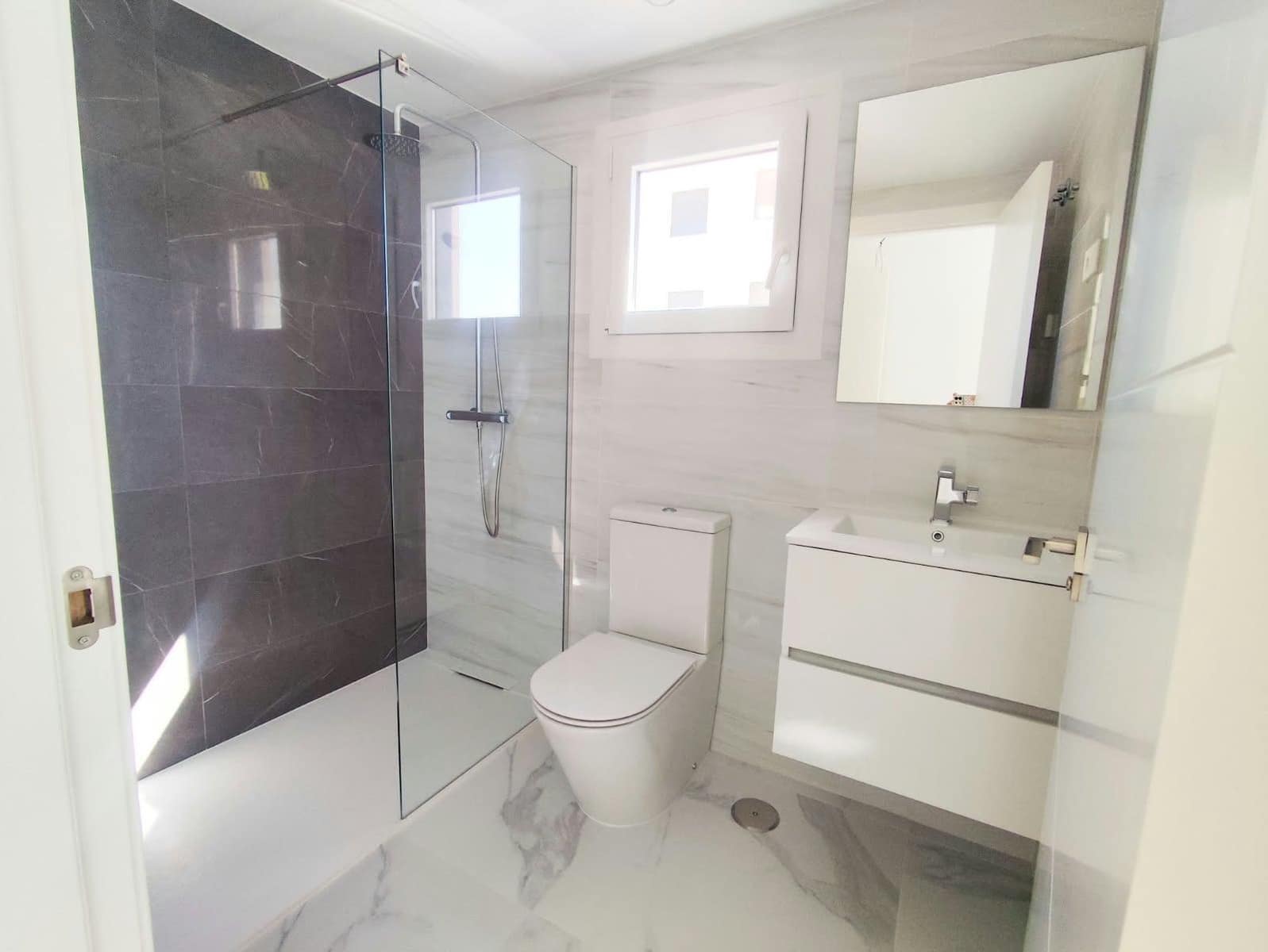 Apartamento de 3 habitaciones en Orihuela Costa en venta con piscina garaje - 550.000 € (Ref: 10148180)
