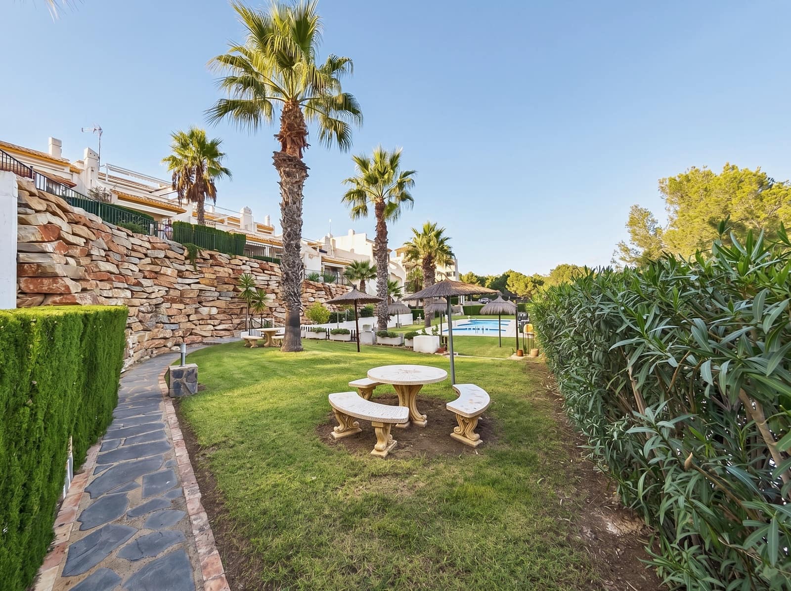 4 soveværelse Byhus til salg i Orihuela Costa med swimmingpool - € 255.000 (Ref: 10150549)