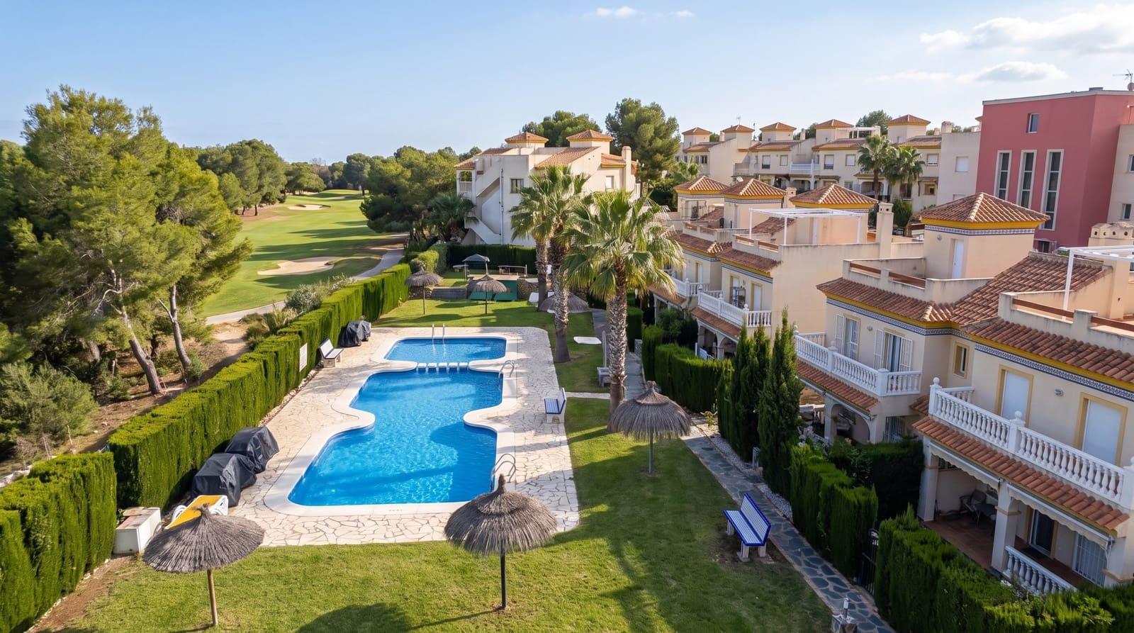 4 soveværelse Byhus til salg i Orihuela Costa med swimmingpool - € 255.000 (Ref: 10150549)