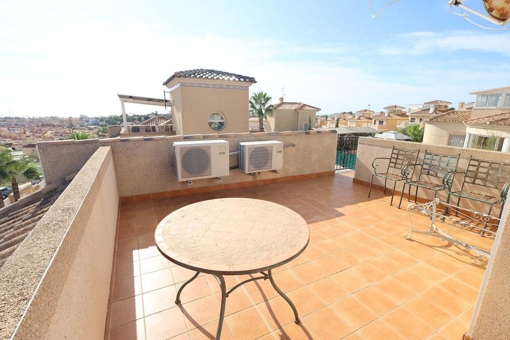 Chalet de 3 habitaciones en Orihuela Costa en venta con piscina garaje - 360.000 € (Ref: 10162536)