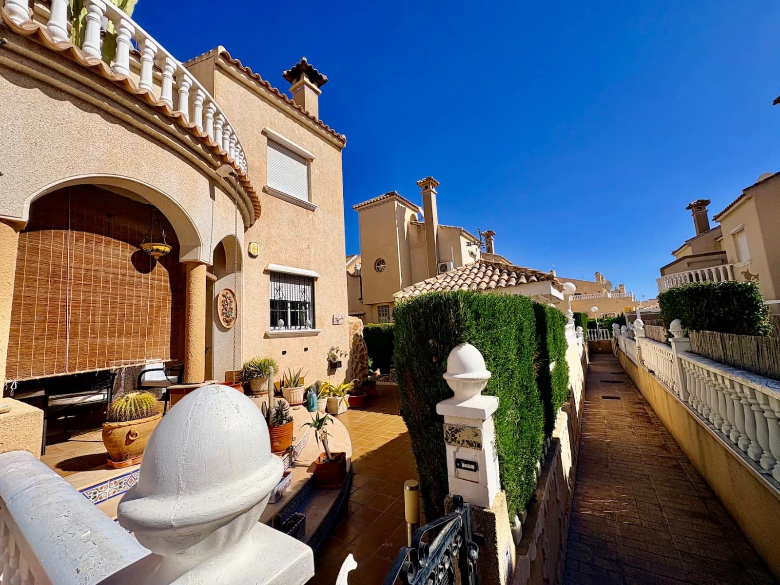 3 bedroom Townhouse for sale in Orihuela Costa with pool - € 220,000 (Ref: 10165881)