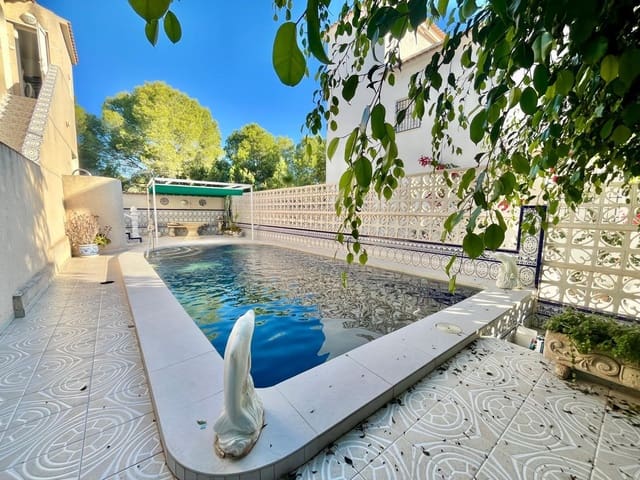 3 Zimmer Villa zu verkaufen in San Miguel de Salinas mit Pool - 350.000 € (Ref: 10170377)