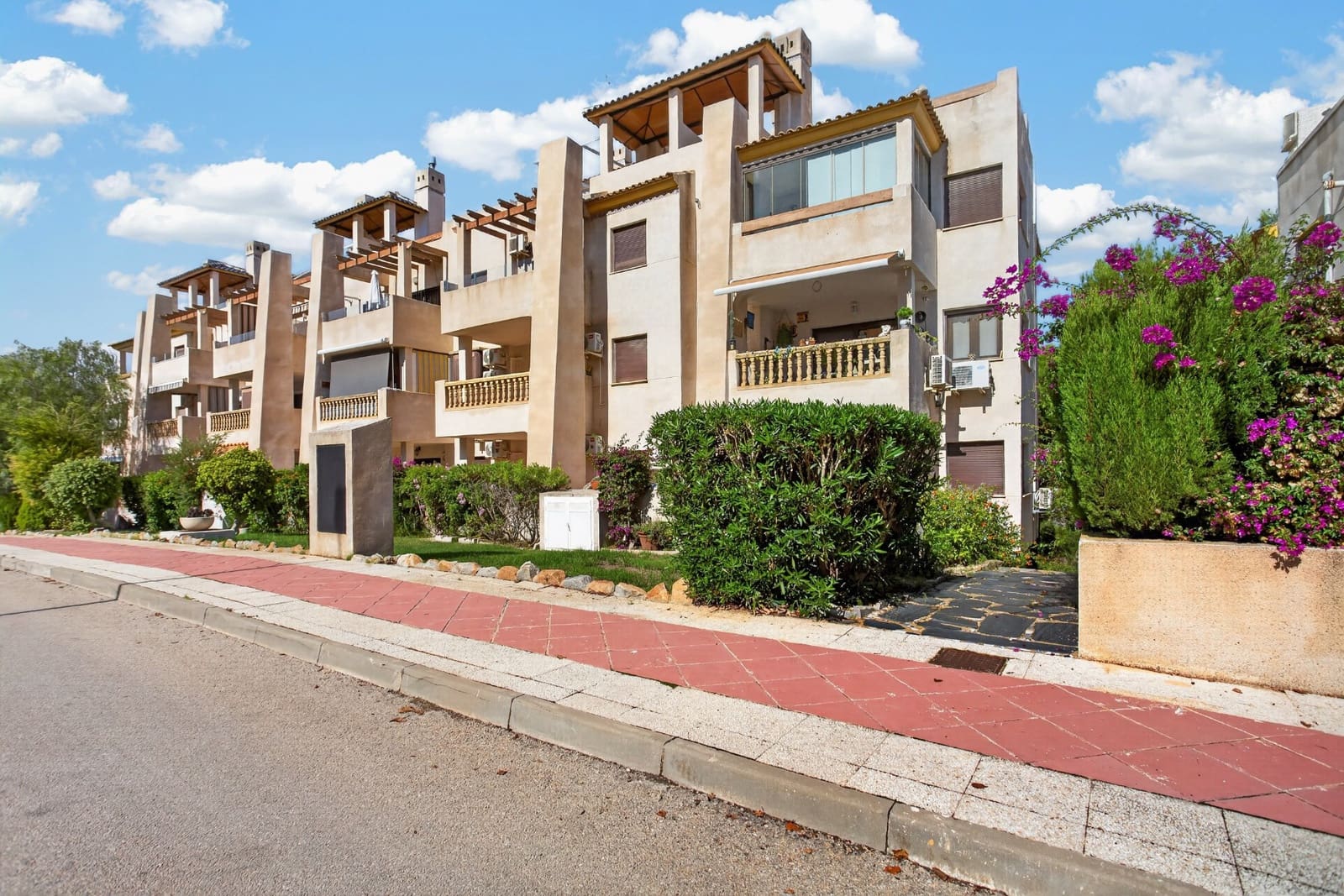 3 soveværelse Lejlighed til salg i Orihuela Costa med swimmingpool garage - € 255.000 (Ref: 10170378)