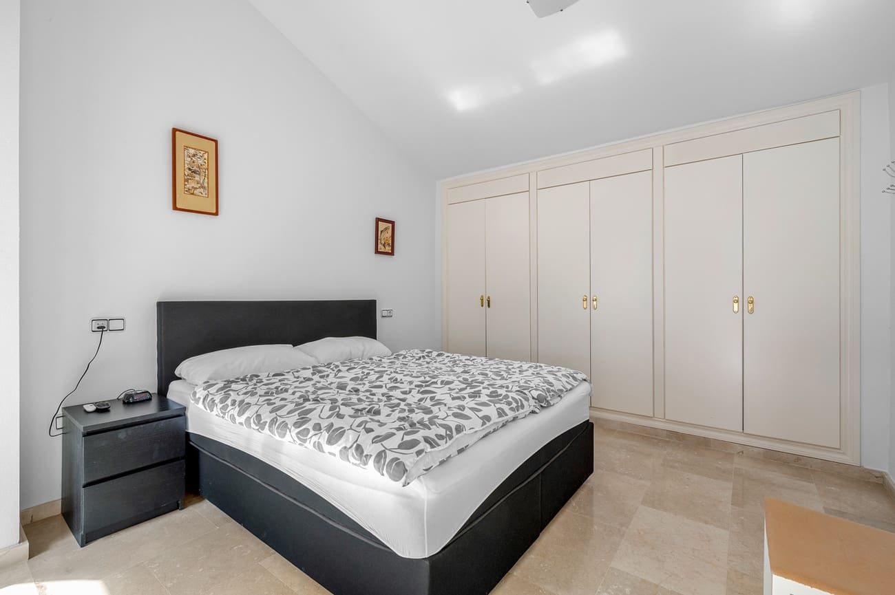 3 bedroom Flat for sale in Dehesa de Campoamor with pool garage - € 249,900 (Ref: 10170387)