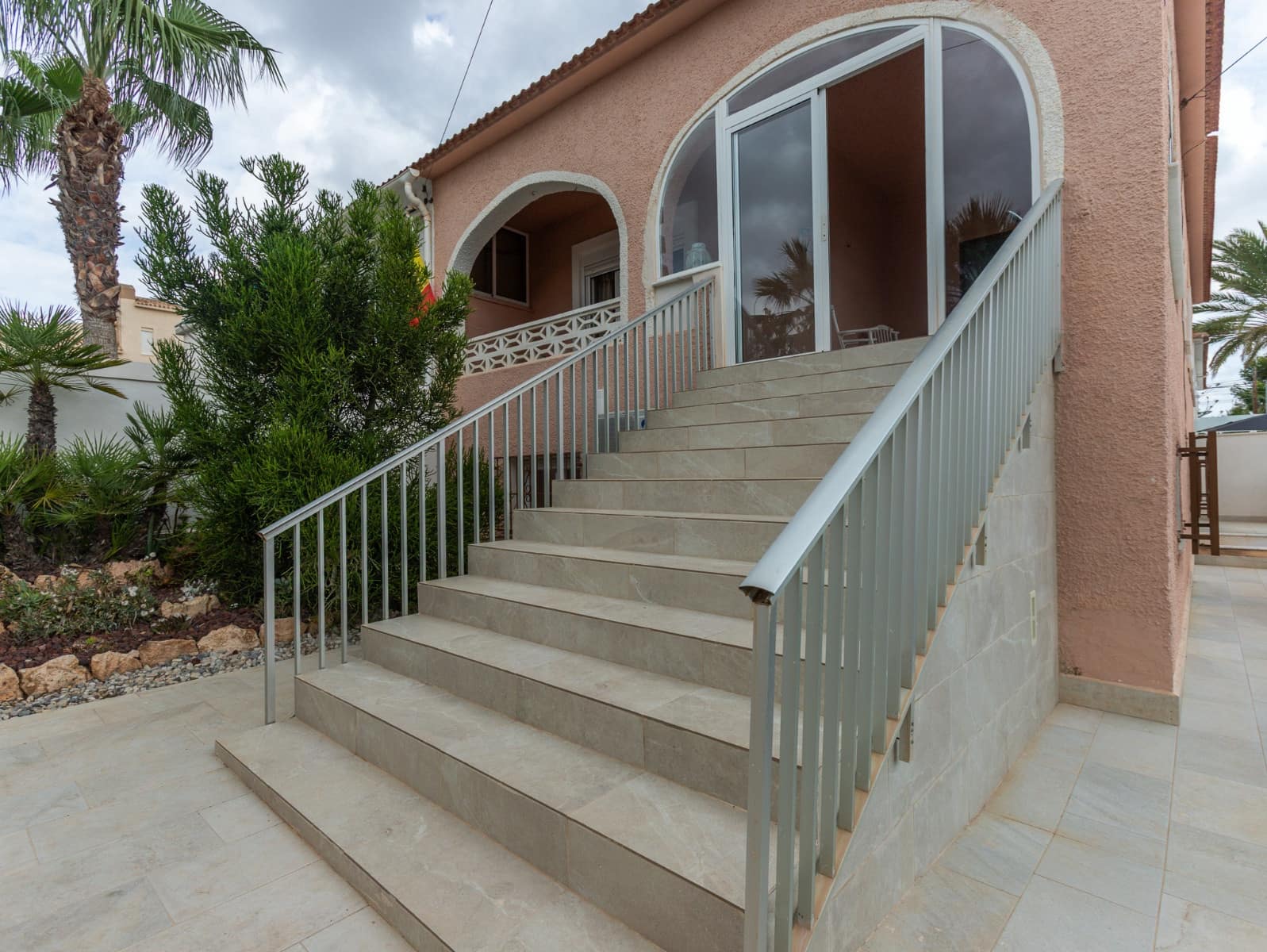 3 Zimmer Villa zu verkaufen in Punta Prima mit Pool Garage - 680.000 € (Ref: 10173011)