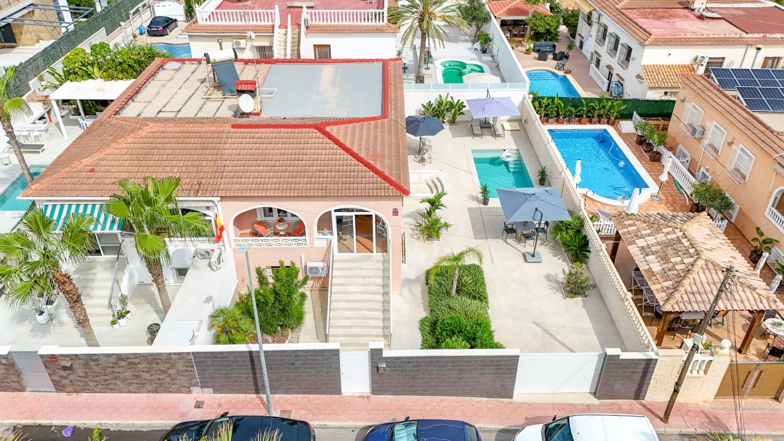 3 Zimmer Villa zu verkaufen in Punta Prima mit Pool Garage - 680.000 € (Ref: 10173011)