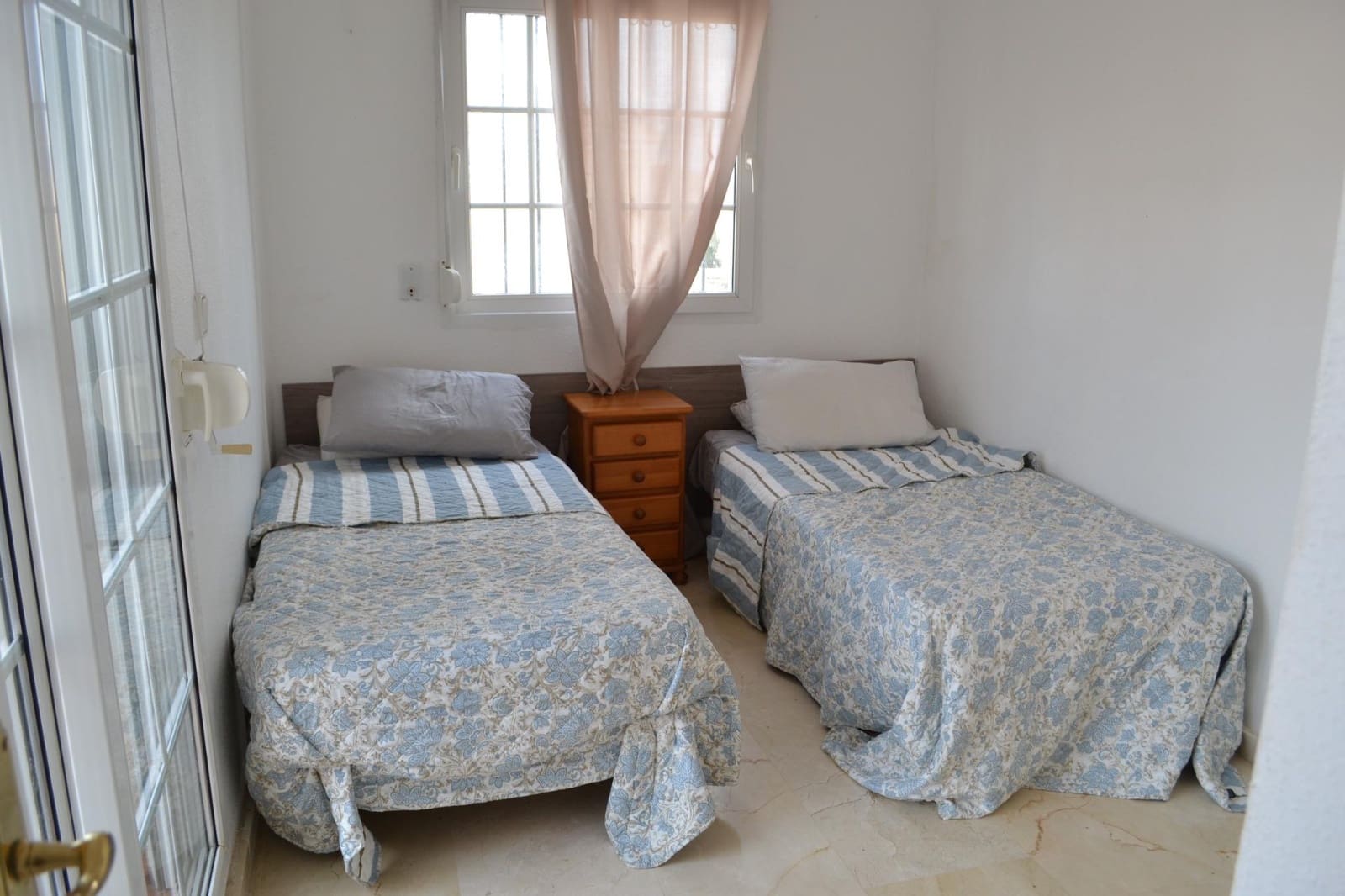3 sypialnia Willa na sprzedaż w Orihuela Costa z basenem garażem - 269 950 € (Ref: 10173012)