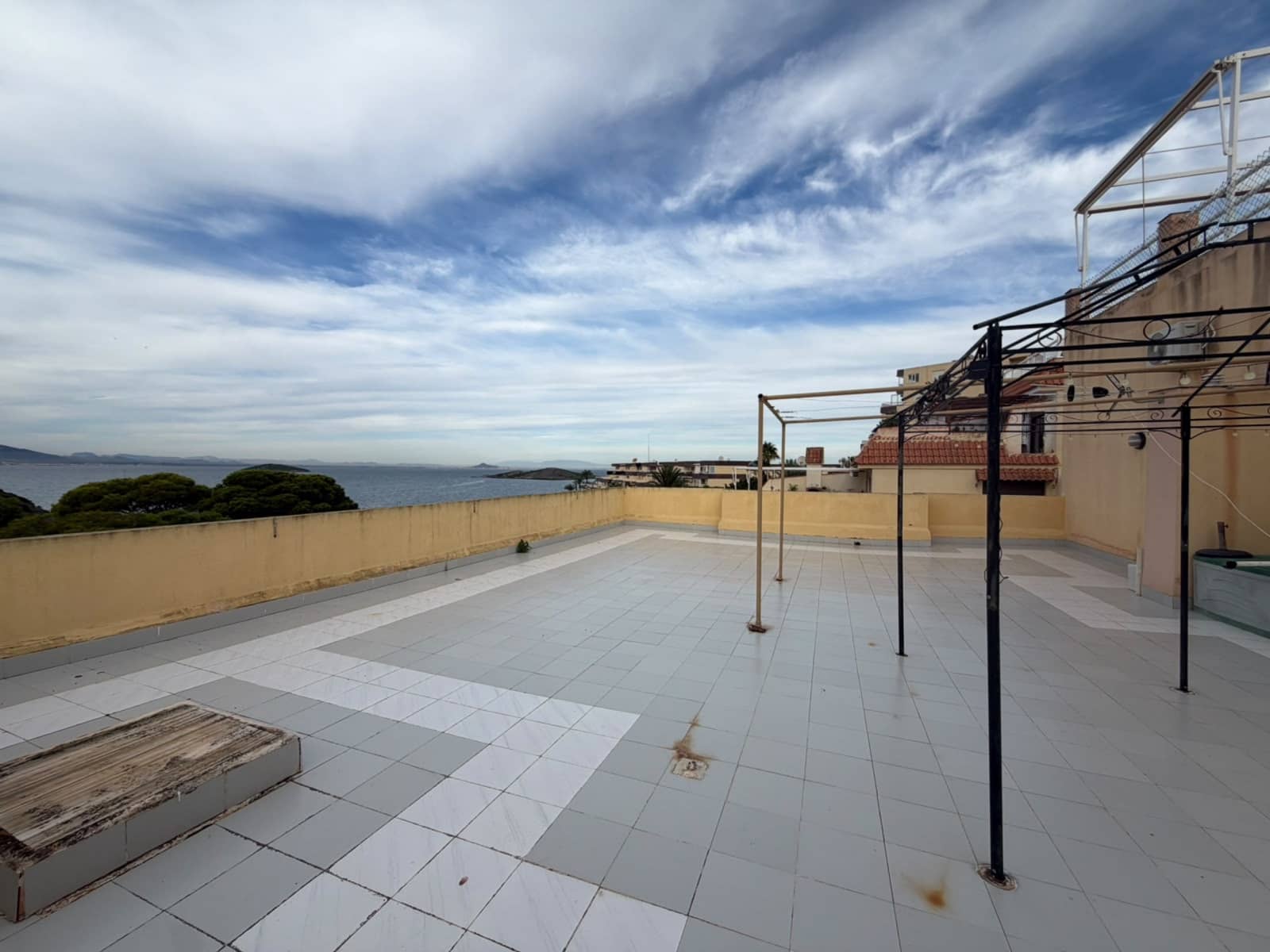 3 soveværelse Lejlighed til salg i La Manga del Mar Menor med garage - € 320.000 (Ref: 10182287)