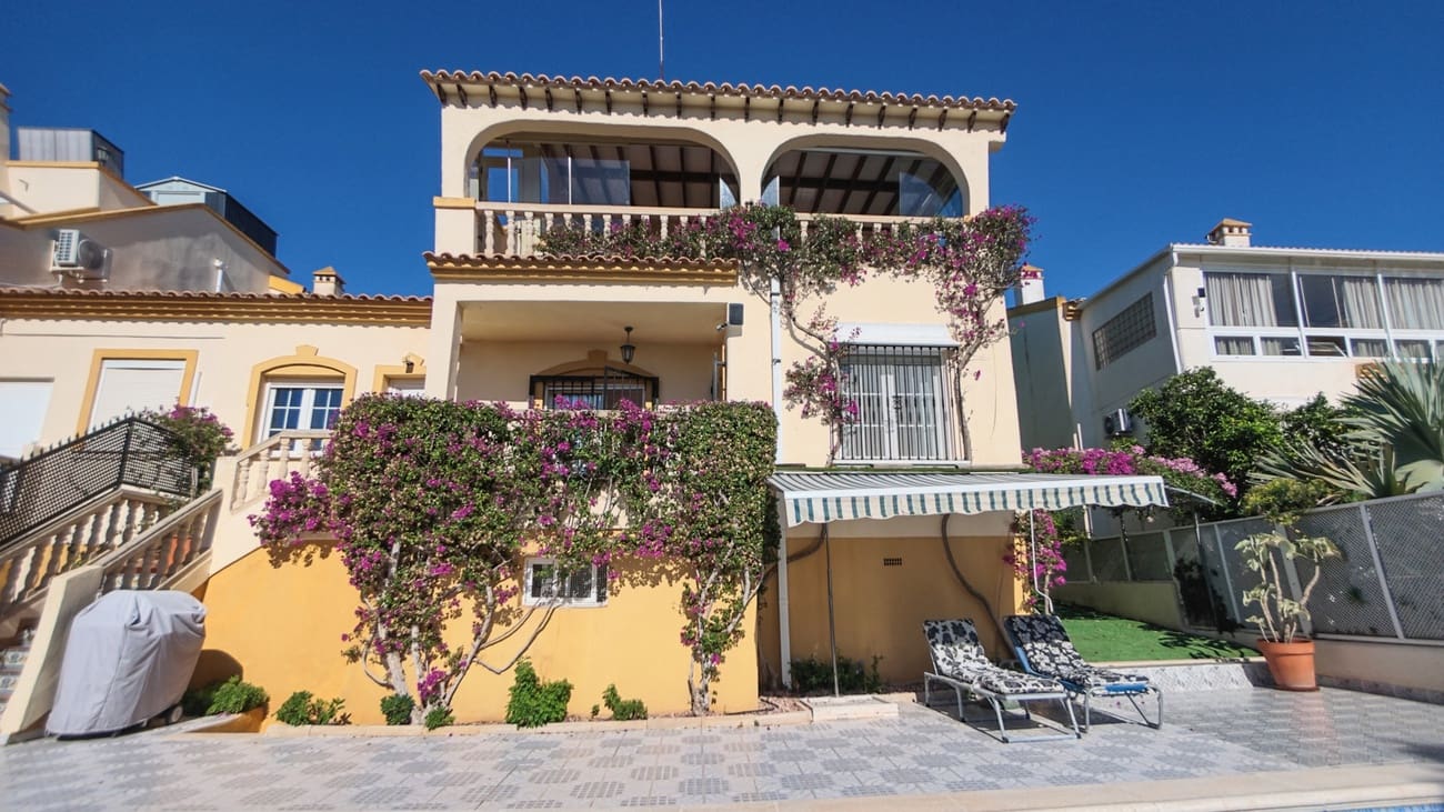 3 chambre Villa/Maison à vendre à Dehesa de Campoamor avec piscine garage - 529 000 € (Ref: 10182292)