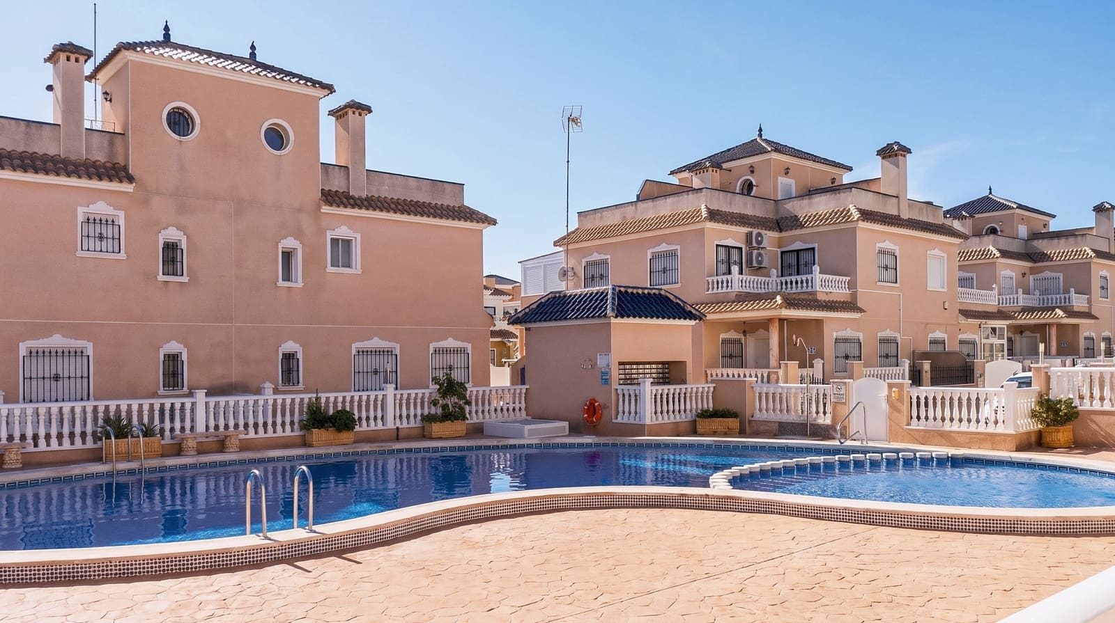 2 slaapkamer Huis te koop in Pilar de la Horadada met zwembad - € 239.000 (Ref: 10183955)