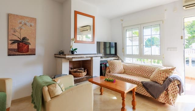 Casa de 3 habitaciones en Dehesa de Campoamor, Orihuela en venta con piscina garaje - 269.000 € (Ref: 10183960)