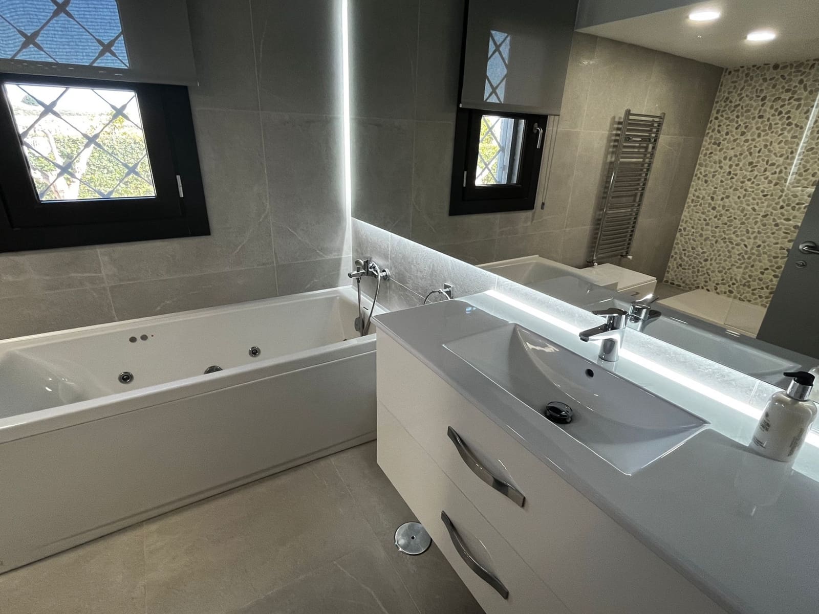 4 bedroom Villa for sale in Sucina with pool garage - € 995,000 (Ref: 6922422)