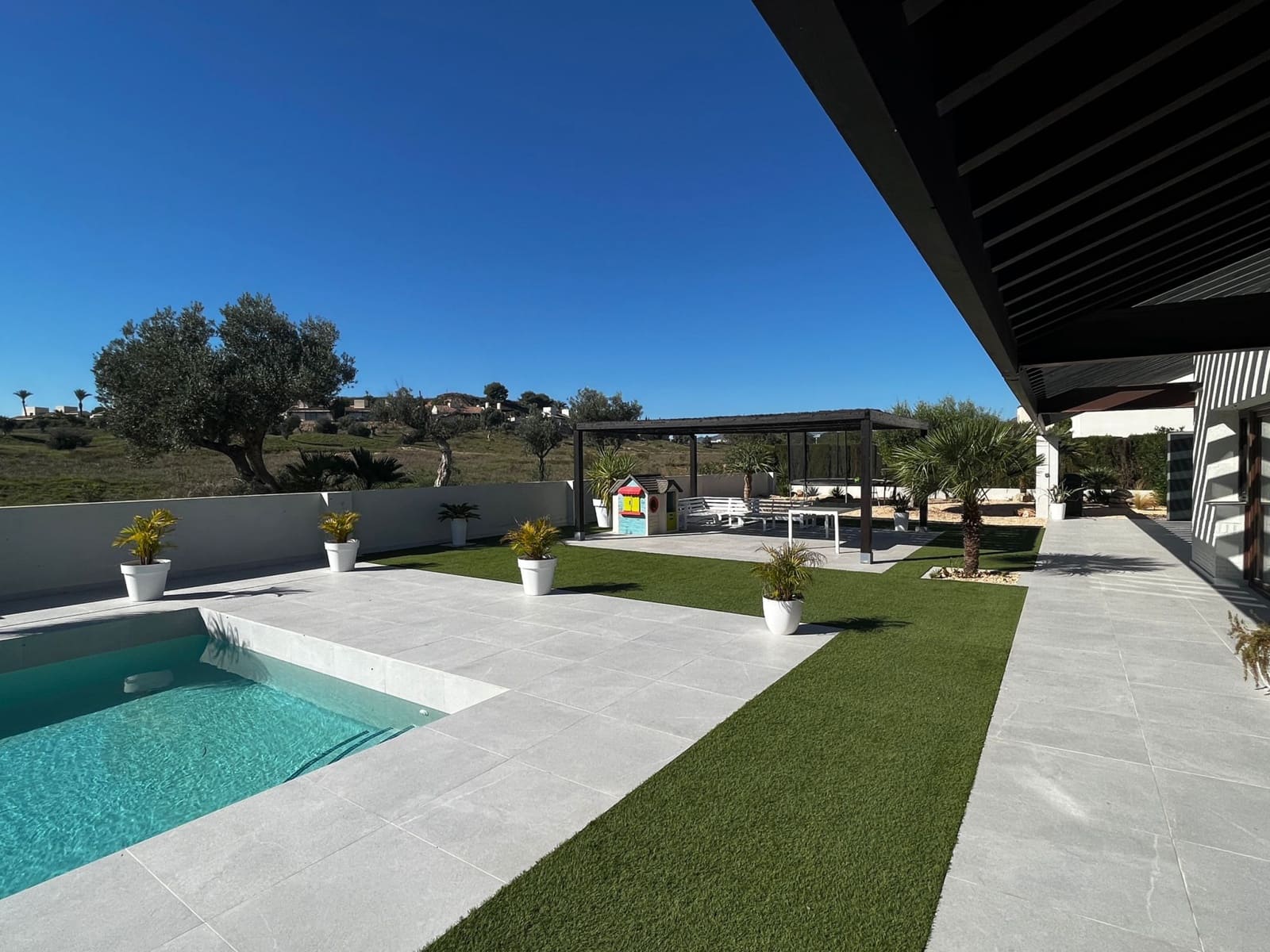 4 bedroom Villa for sale in Sucina with pool garage - € 995,000 (Ref: 6922422)