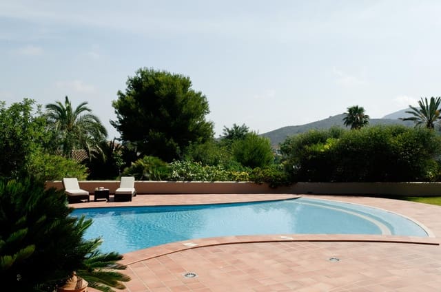 7 slaapkamer Villa te koop in Atamaría, Cartagena met zwembad - € 2.950.000 (Ref: 7263854)