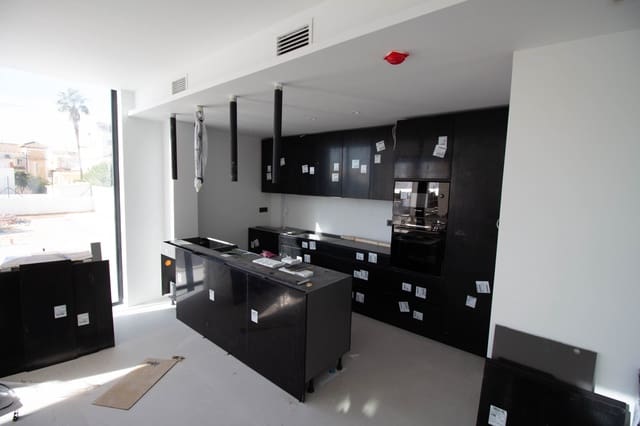 4 soveværelse Villa til salg i Los Frutales, Torrevieja med swimmingpool garage - € 1.495.000 (Ref: 7424837)