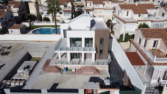 4 soveværelse Villa til salg i Los Frutales, Torrevieja med swimmingpool garage - € 1.495.000 (Ref: 7424837)