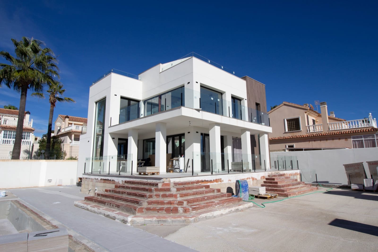 4 soveværelse Villa til salg i Torrevieja med swimmingpool garage - € 1.495.000 (Ref: 7424837)