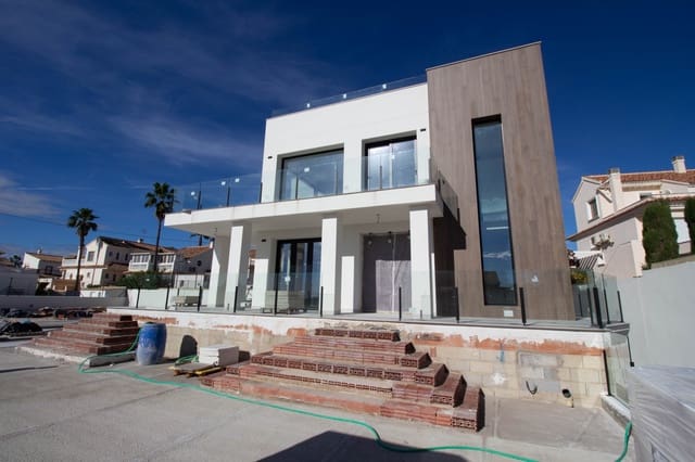 4 soveværelse Villa til salg i Los Frutales, Torrevieja med swimmingpool garage - € 1.495.000 (Ref: 7424837)