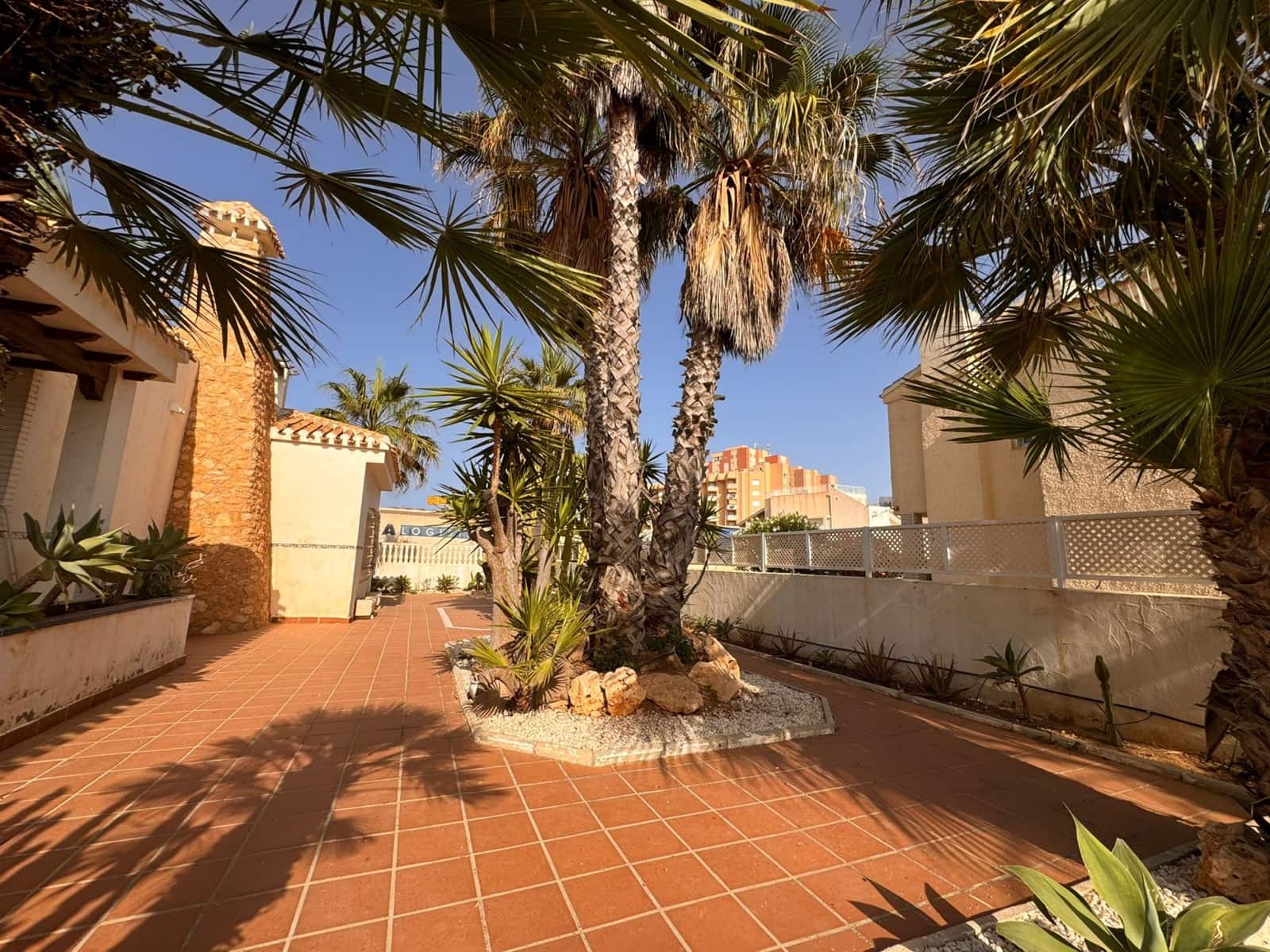 5 sypialnia Willa na sprzedaż w La Manga del Mar Menor z basenem - 870 000 € (Ref: 8451489)