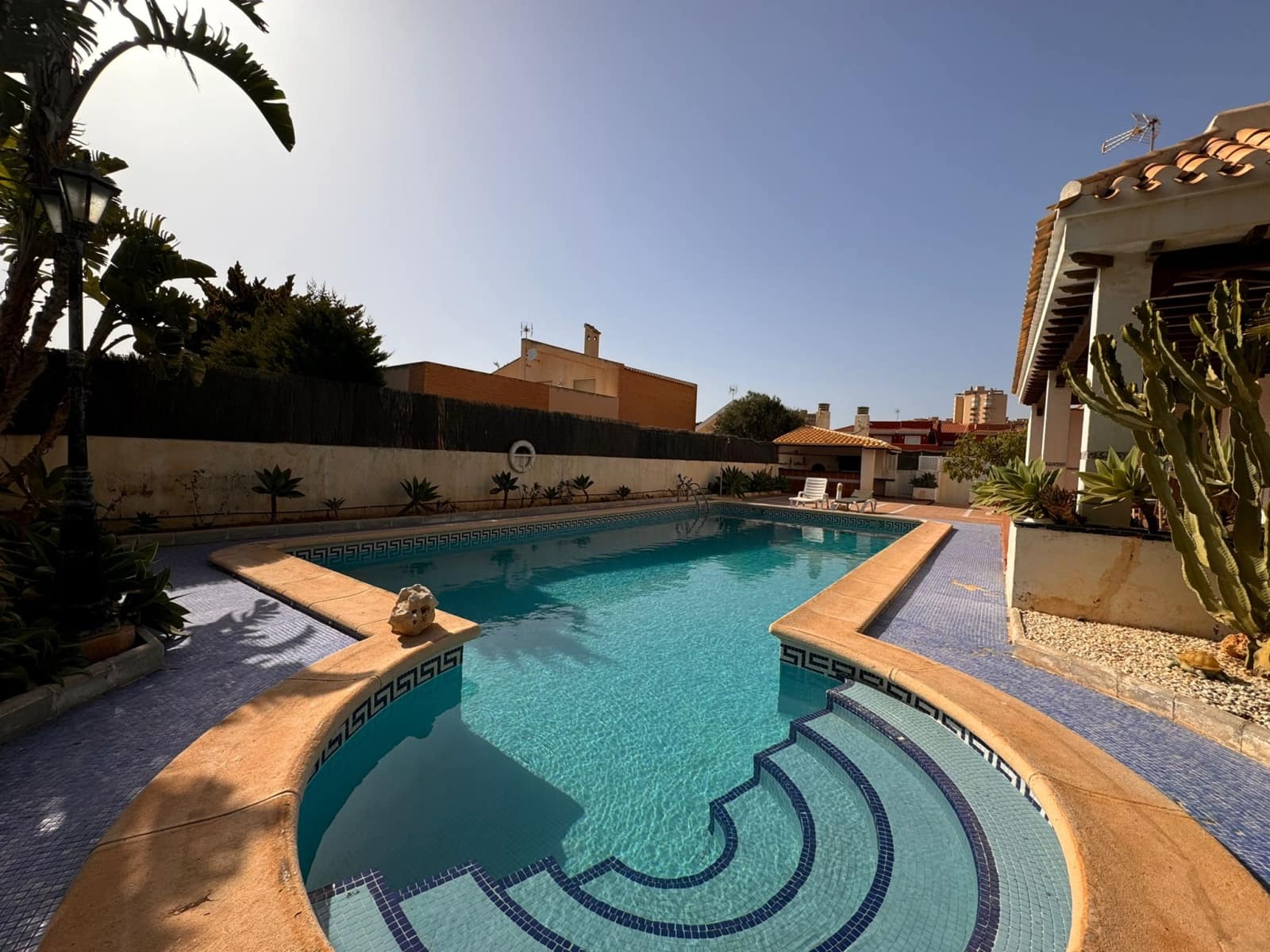 5 sypialnia Willa na sprzedaż w La Manga del Mar Menor z basenem - 870 000 € (Ref: 8451489)