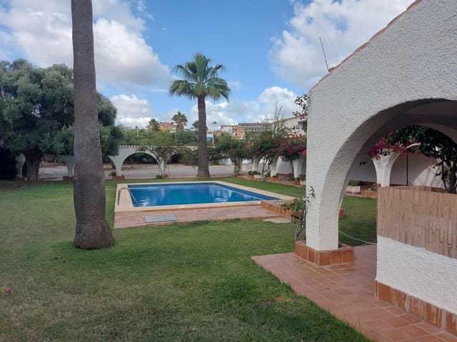 Chalet de 5 habitaciones en La Manga del Mar Menor en venta con piscina garaje - 1.250.000 € (Ref: 8569431)