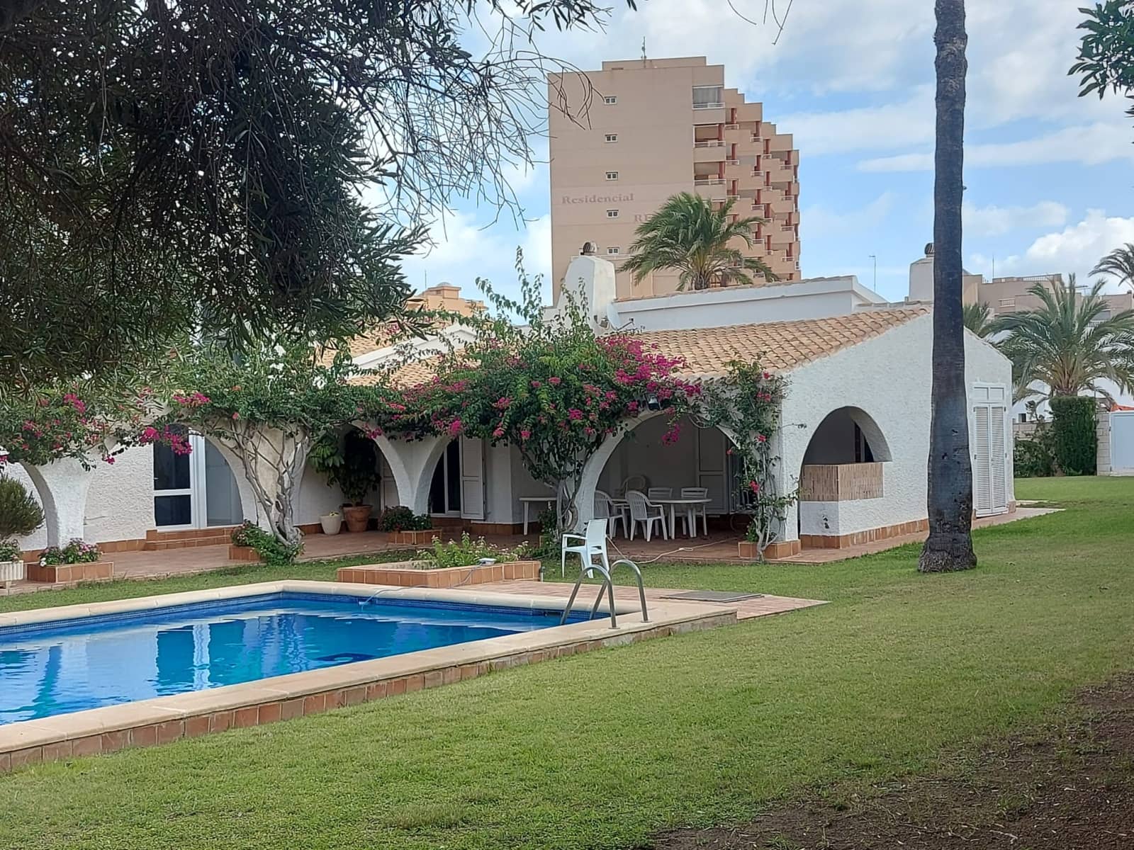 5 slaapkamer Villa te koop in La Manga del Mar Menor met zwembad garage - € 1.250.000 (Ref: 8569431)