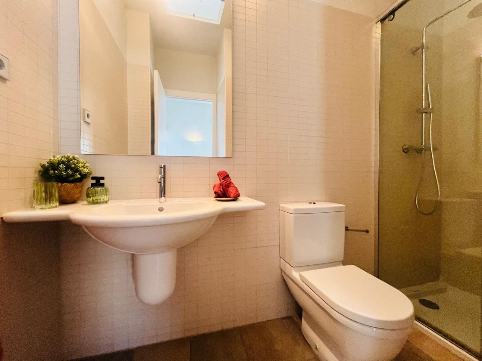 2 makuuhuone Huvila myytävänä paikassa Avileses mukana uima-altaan 
autotalli - 298 000 € (Ref: 8756895)