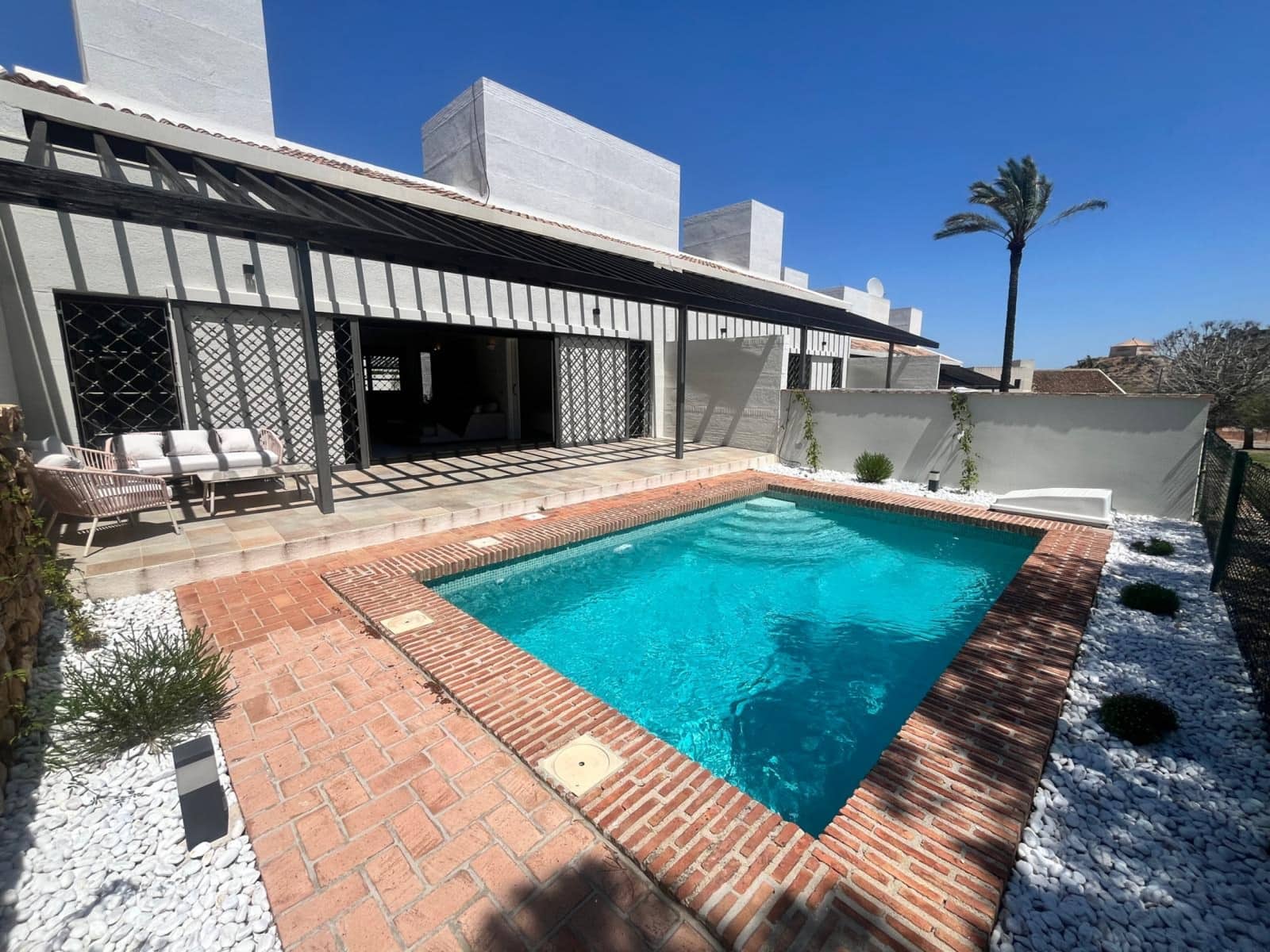 2 makuuhuone Huvila myytävänä paikassa Avileses mukana uima-altaan 
autotalli - 298 000 € (Ref: 8756895)