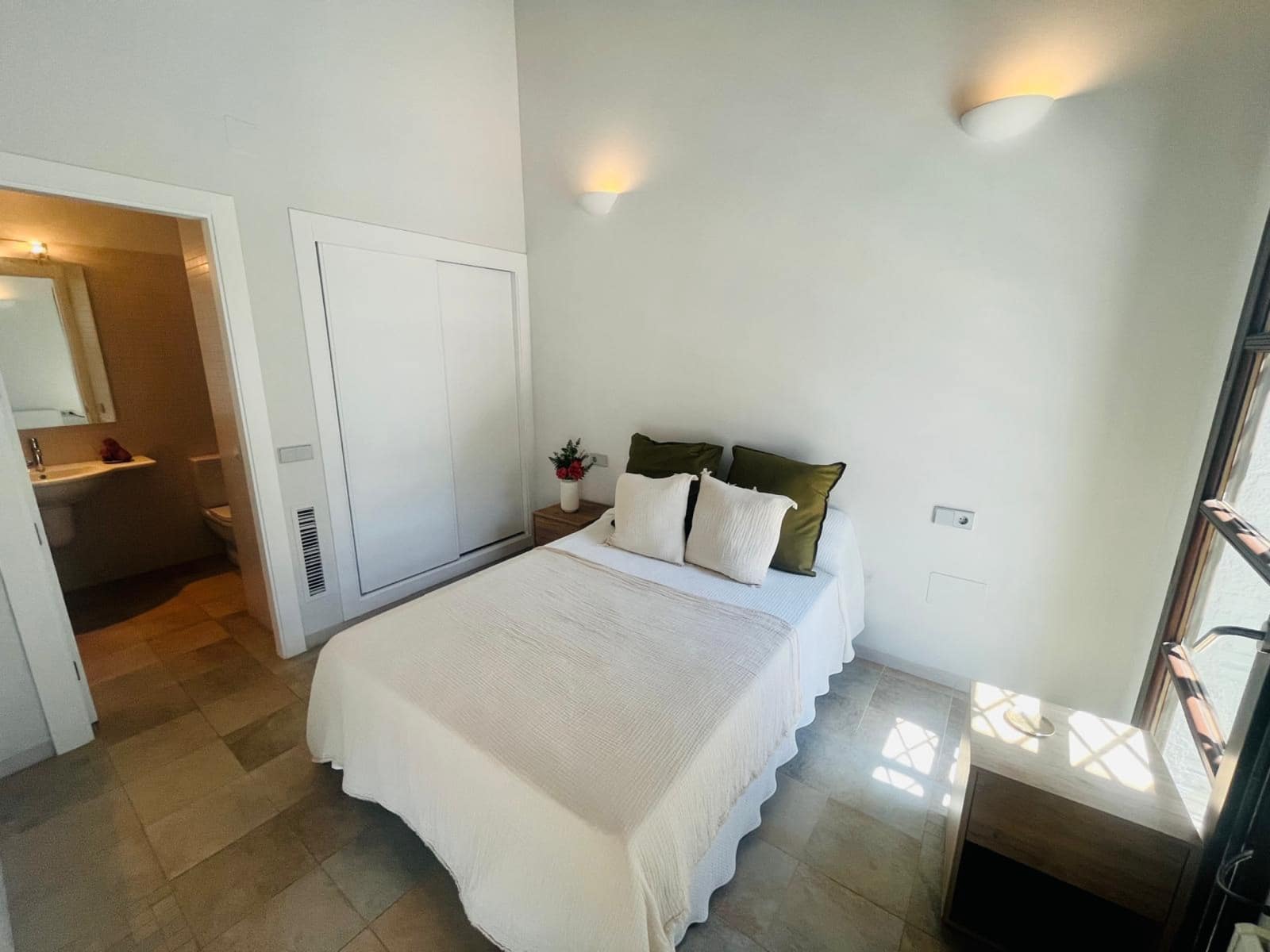 2 makuuhuone Huvila myytävänä paikassa Avileses mukana uima-altaan 
autotalli - 298 000 € (Ref: 8756895)