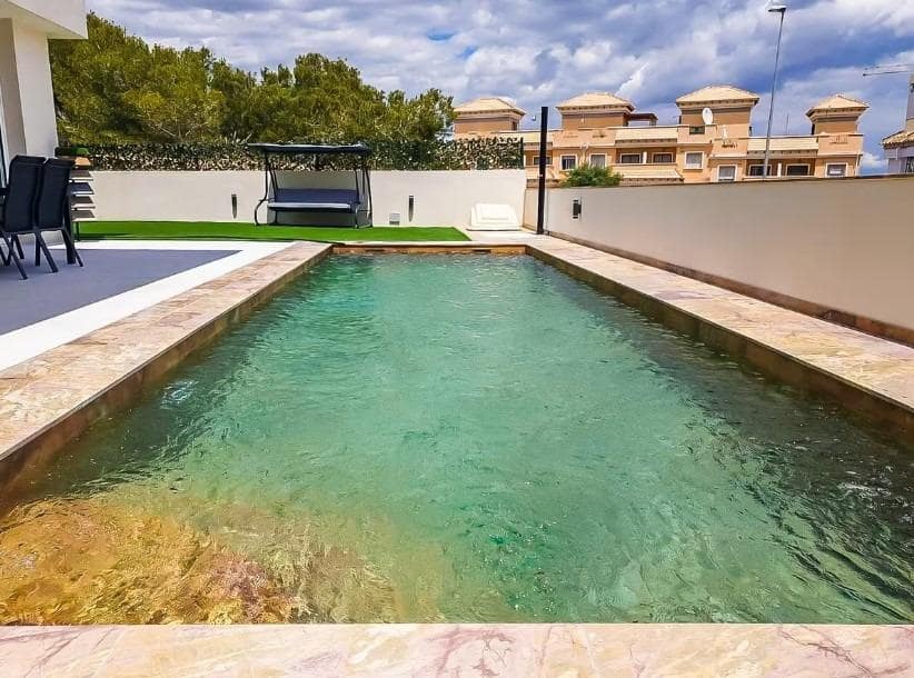 3 Zimmer Villa zu verkaufen in Orihuela Costa mit Pool - 575.000 € (Ref: 8840265)