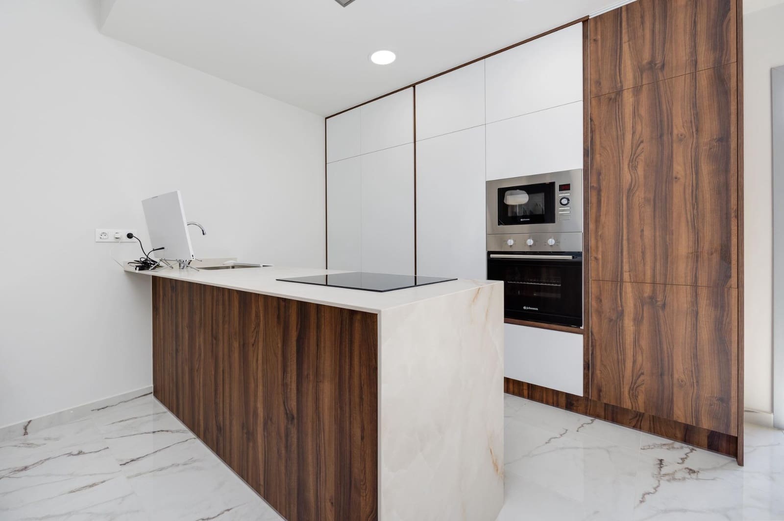 Apartamento de 2 habitaciones en San Miguel de Salinas en venta con piscina - 239.000 € (Ref: 8938112)